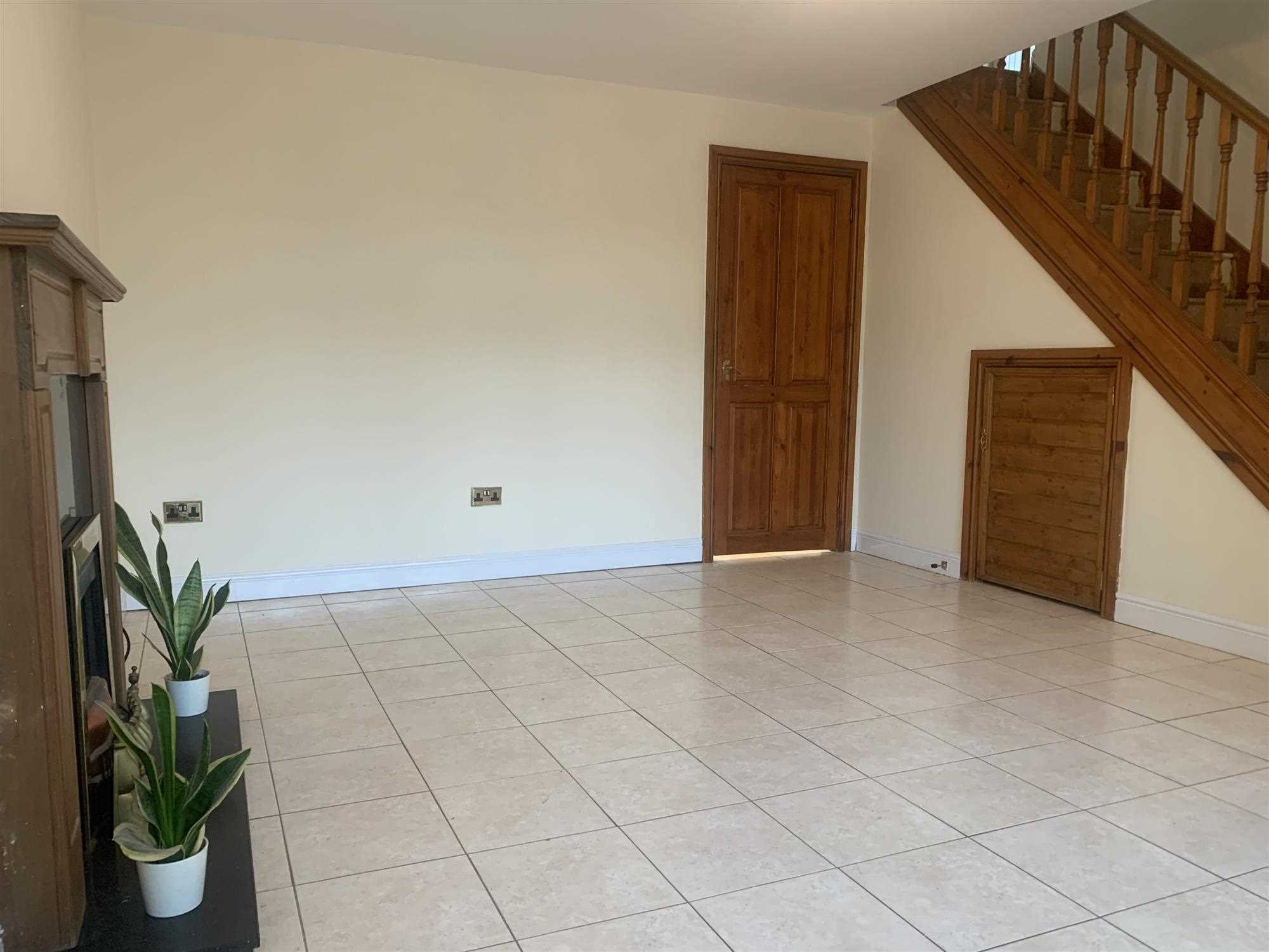 Southfields - Picture 3