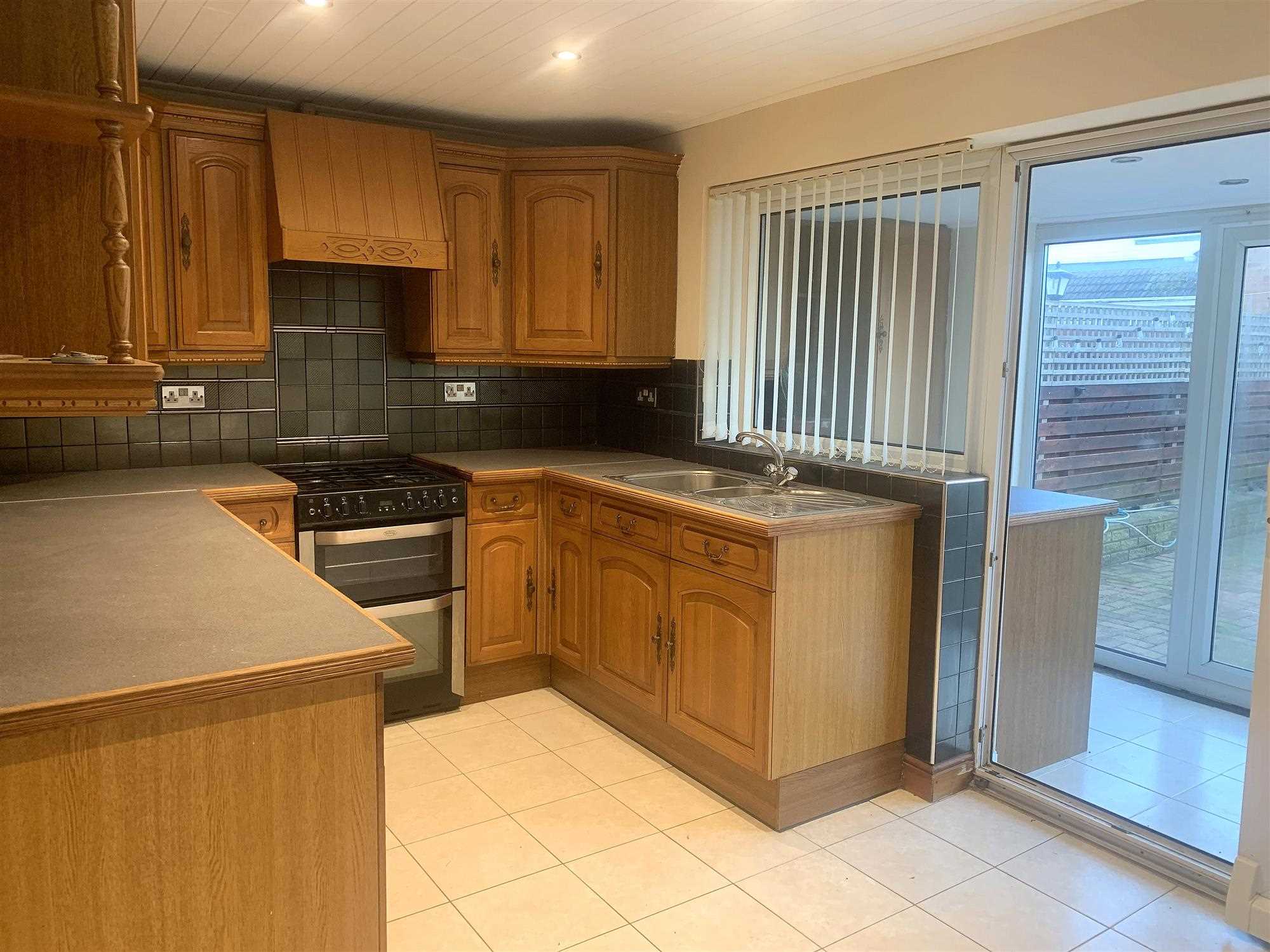 Southfields - Picture 6