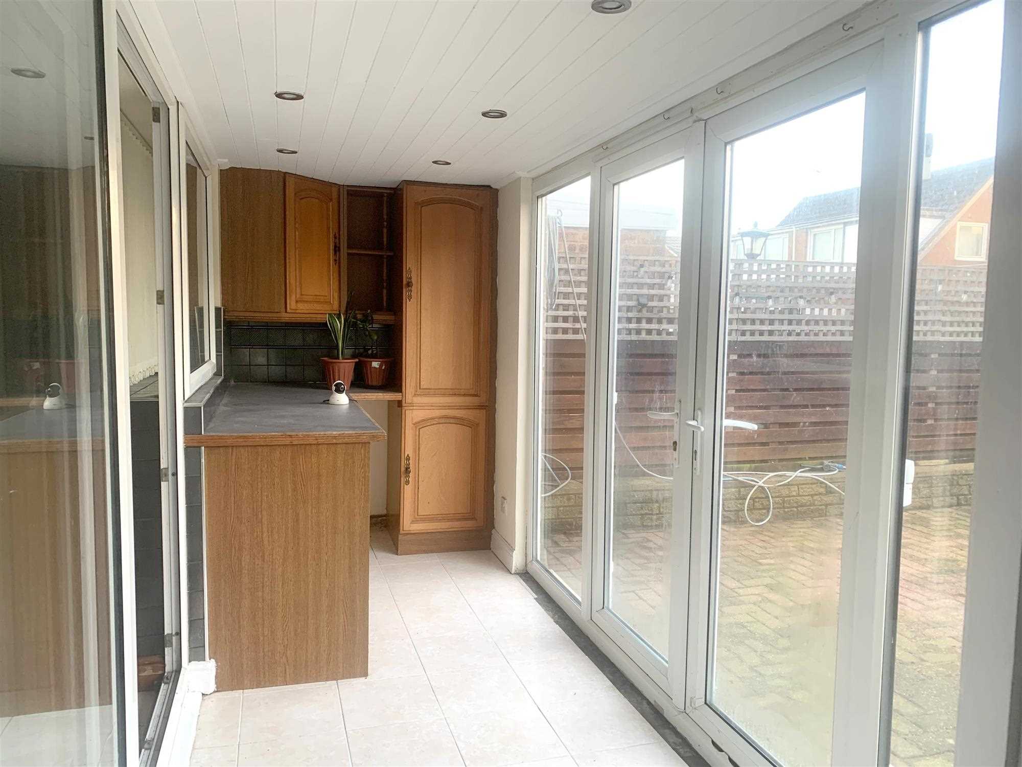 Southfields - Picture 8