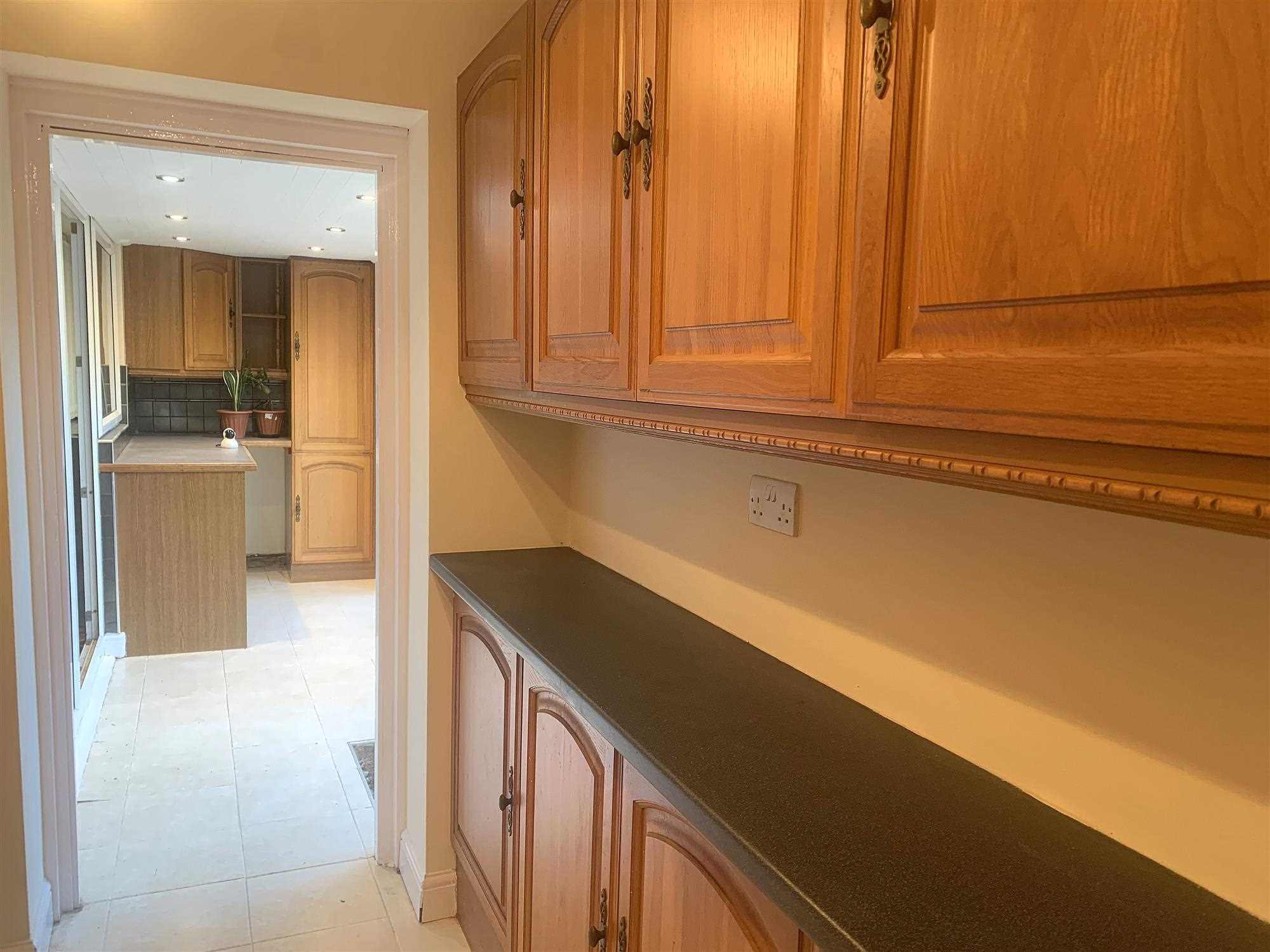 Southfields - Picture 10