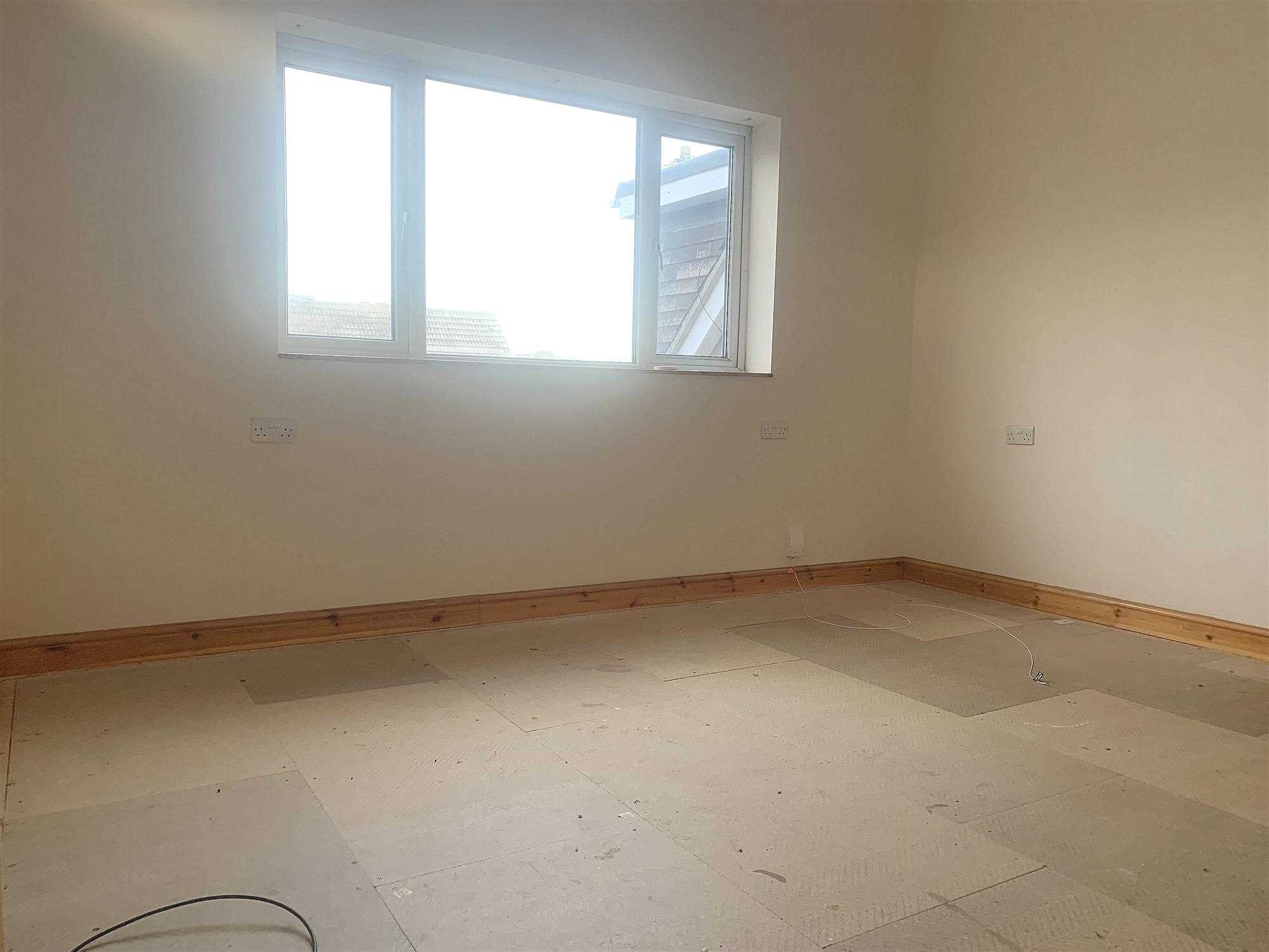 Southfields - Picture 14