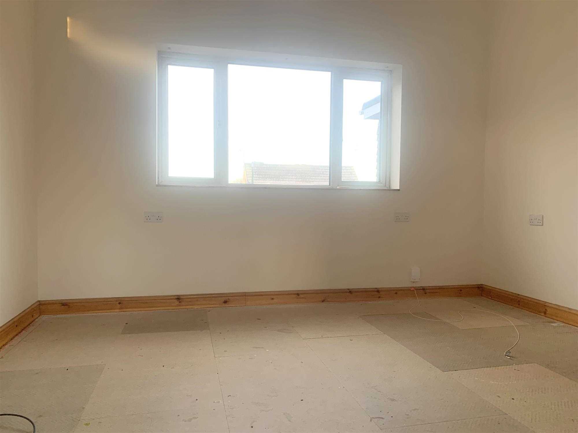 Southfields - Picture 15