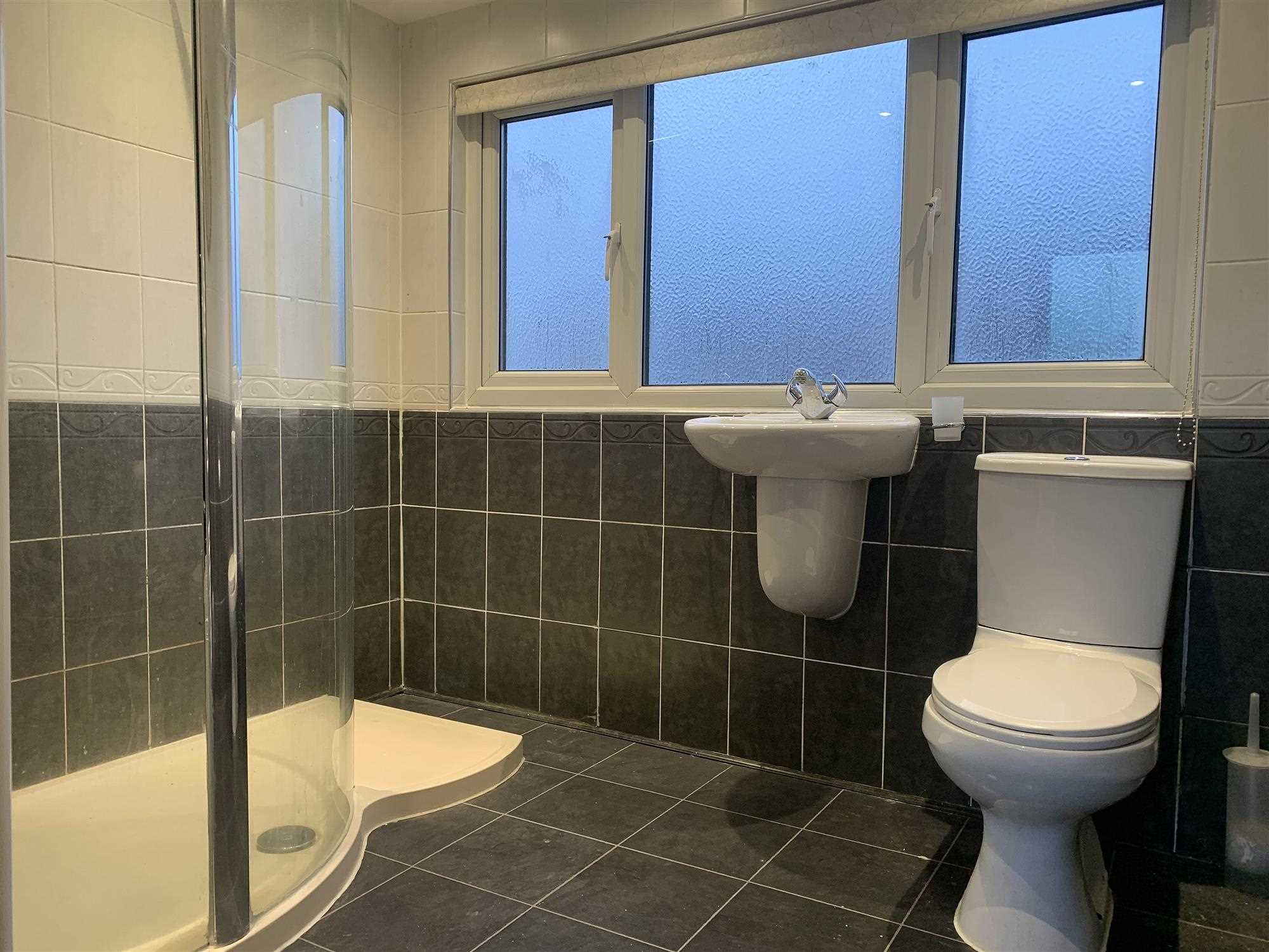 Southfields - Picture 16