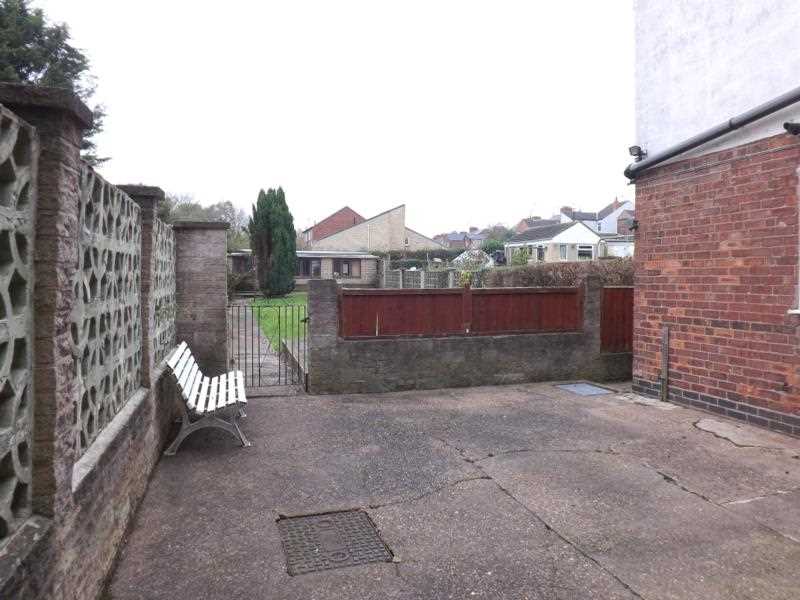 Neale Street - Picture 32