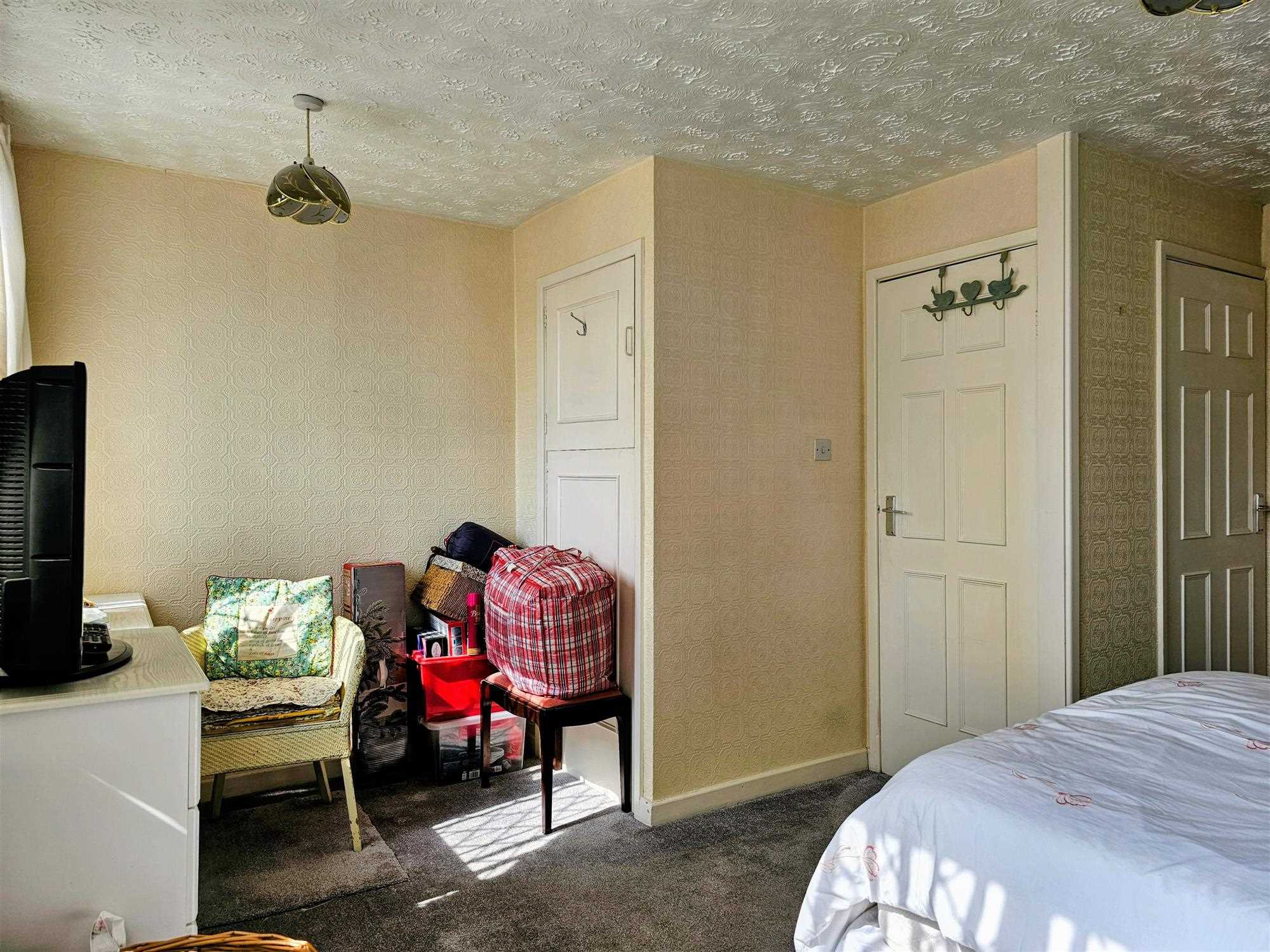 Southfields - Picture 10