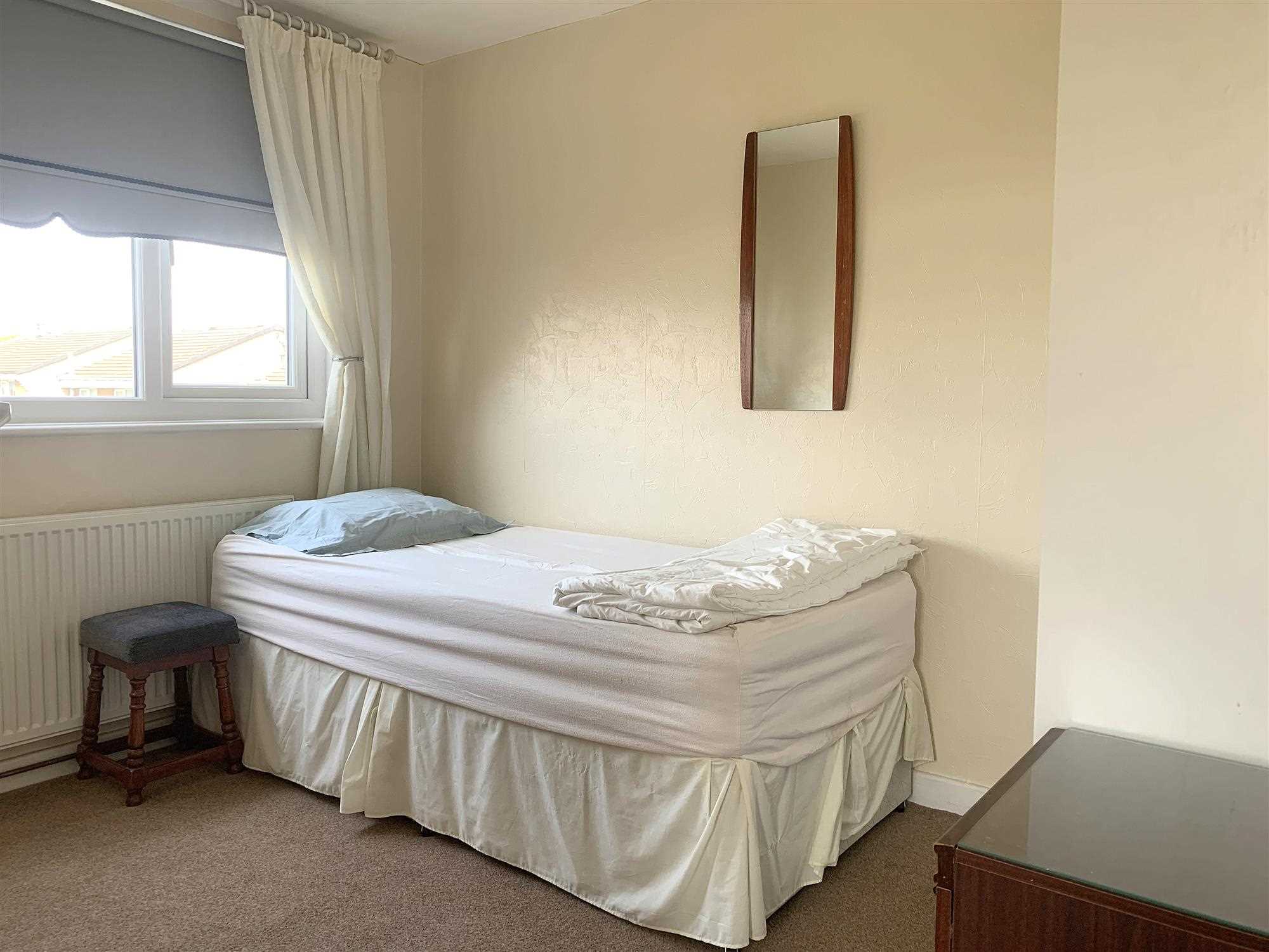 Southfields - Picture 12