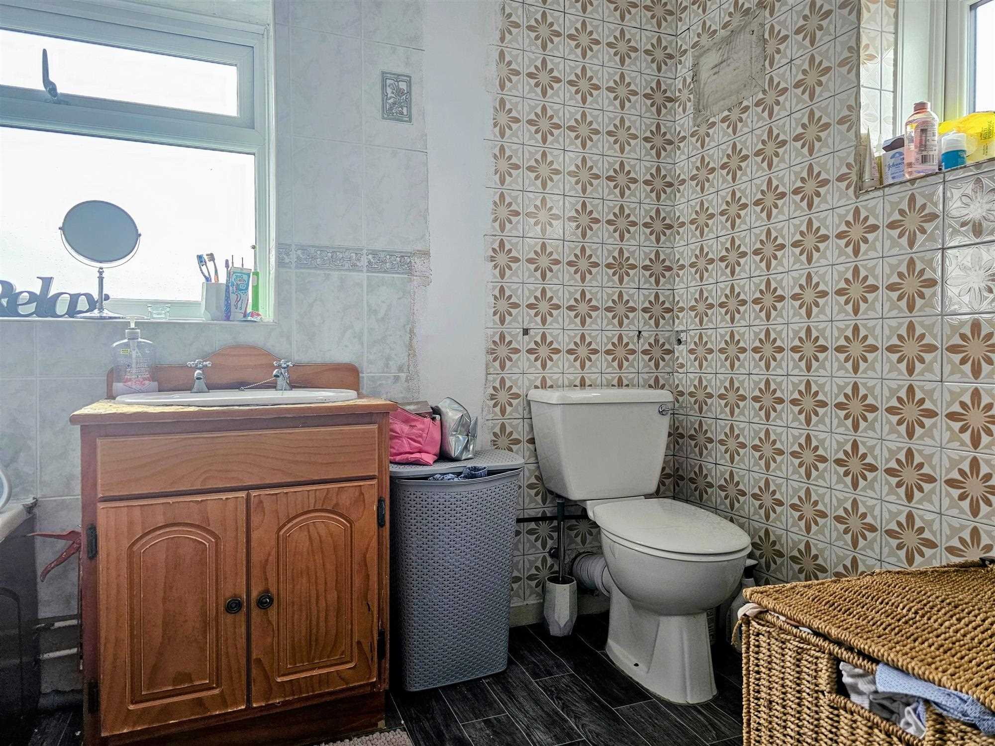 Holmfield Road - Picture 12