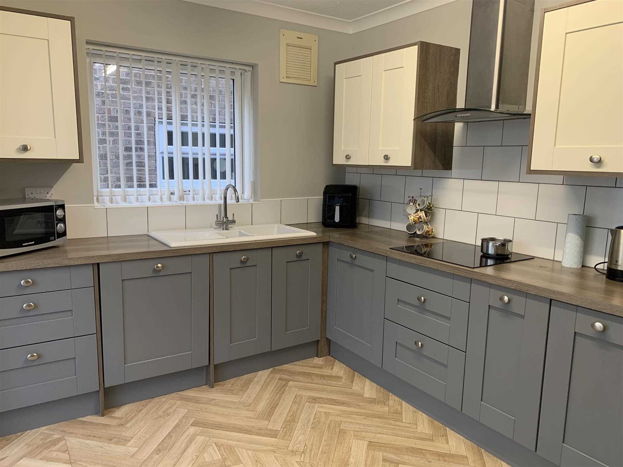 Chestnut Drive - Picture 2