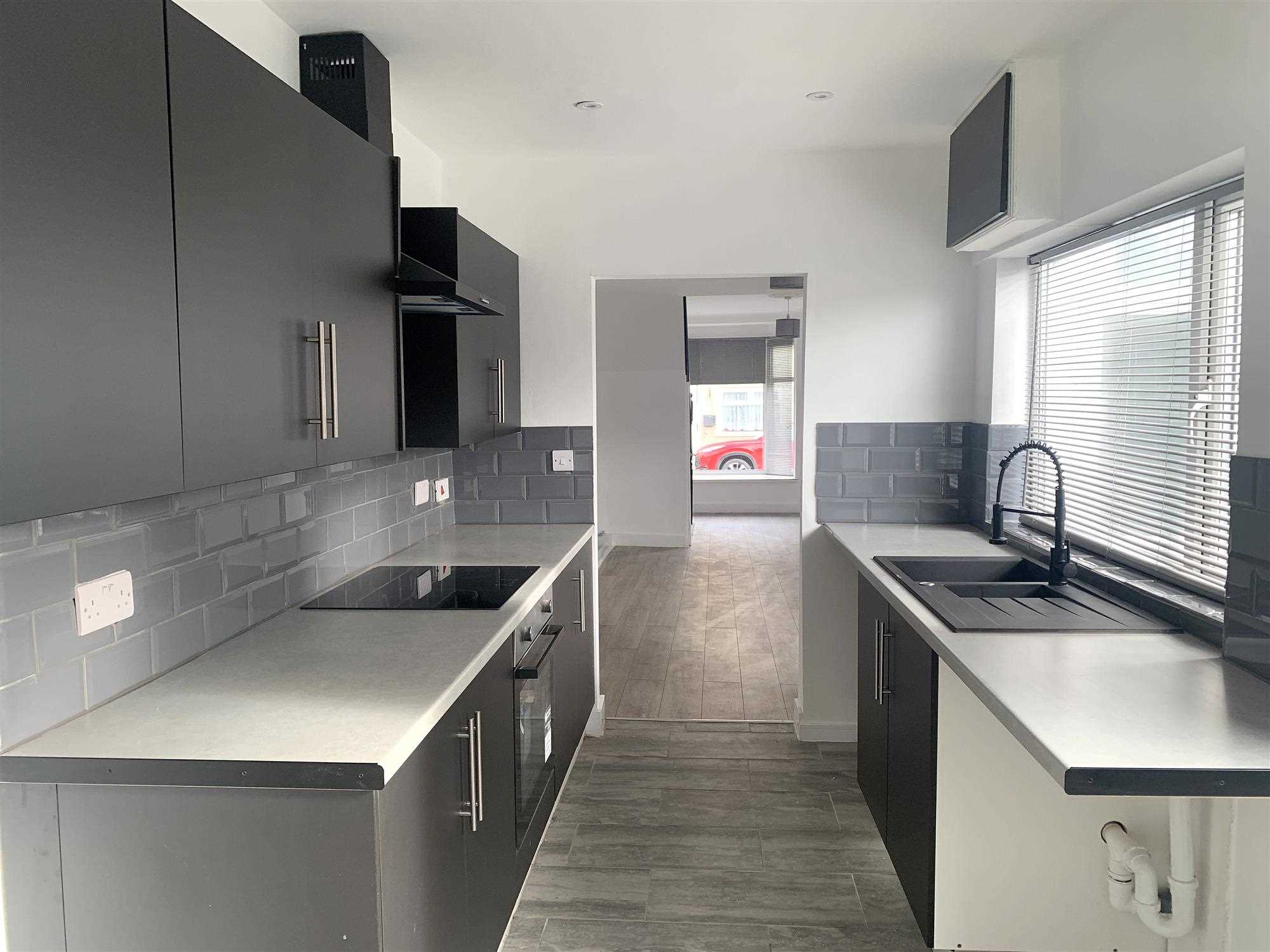 Queen Street - Picture 7