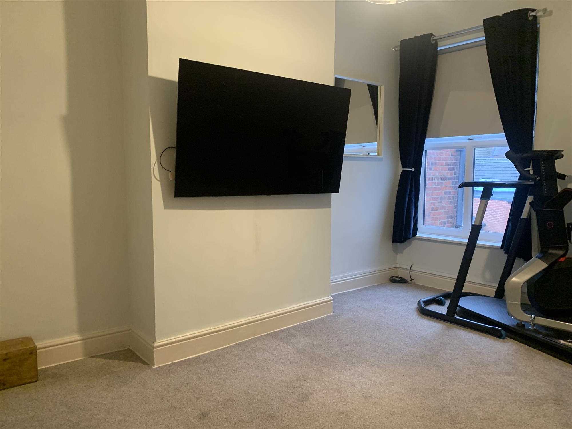 New Street - Picture 11