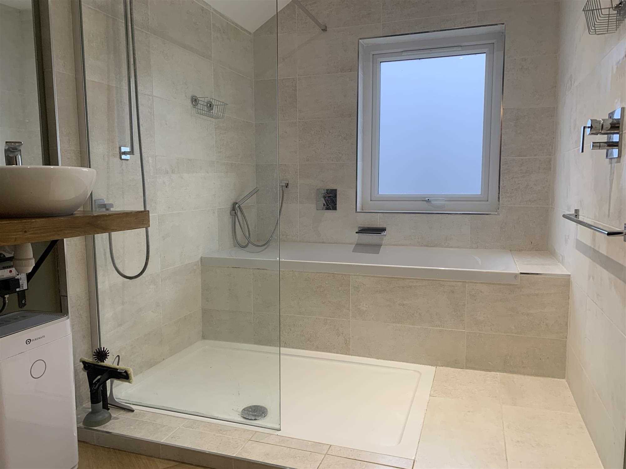 New Street - Picture 12