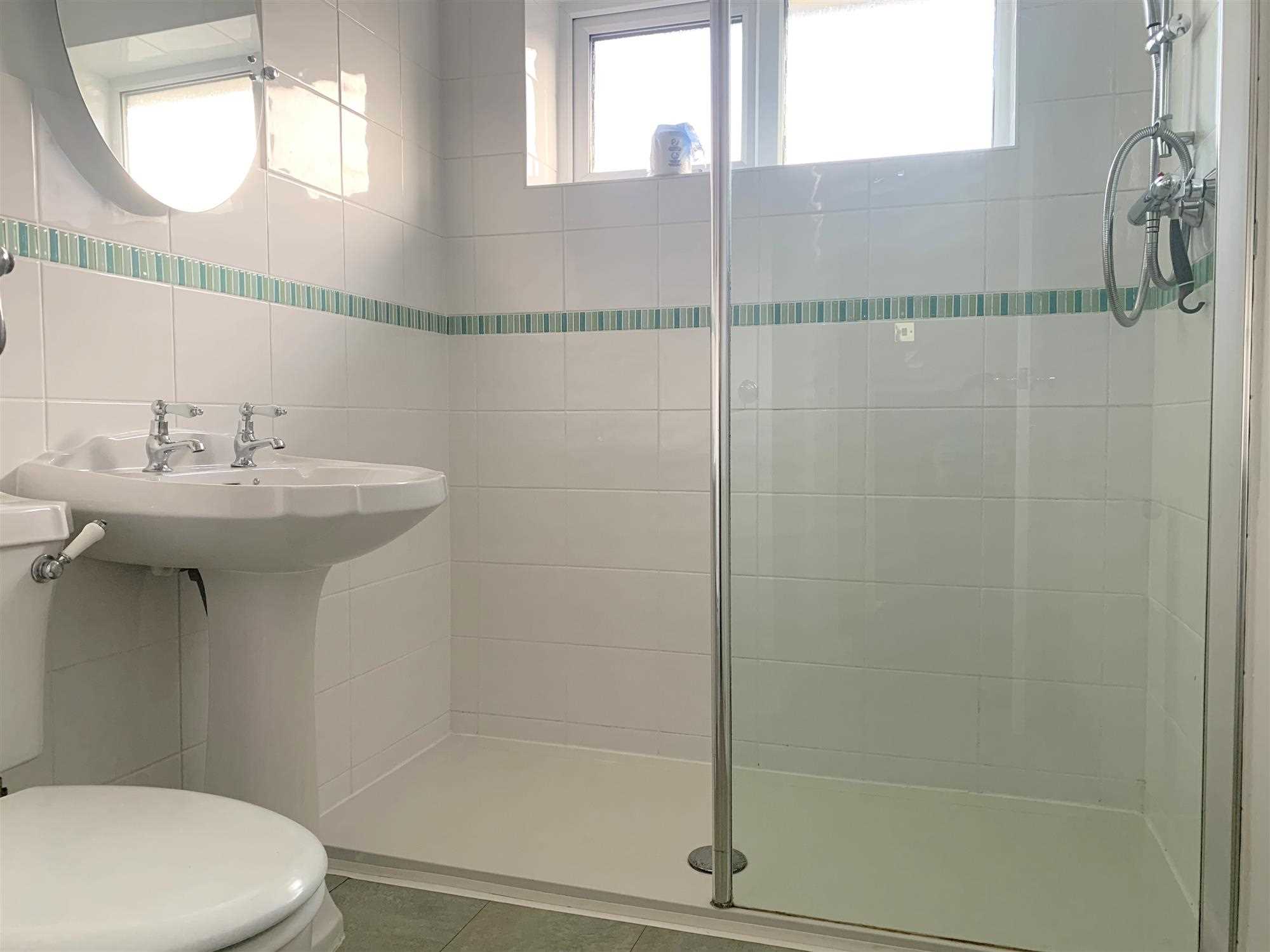 Bowden Avenue - Picture 11