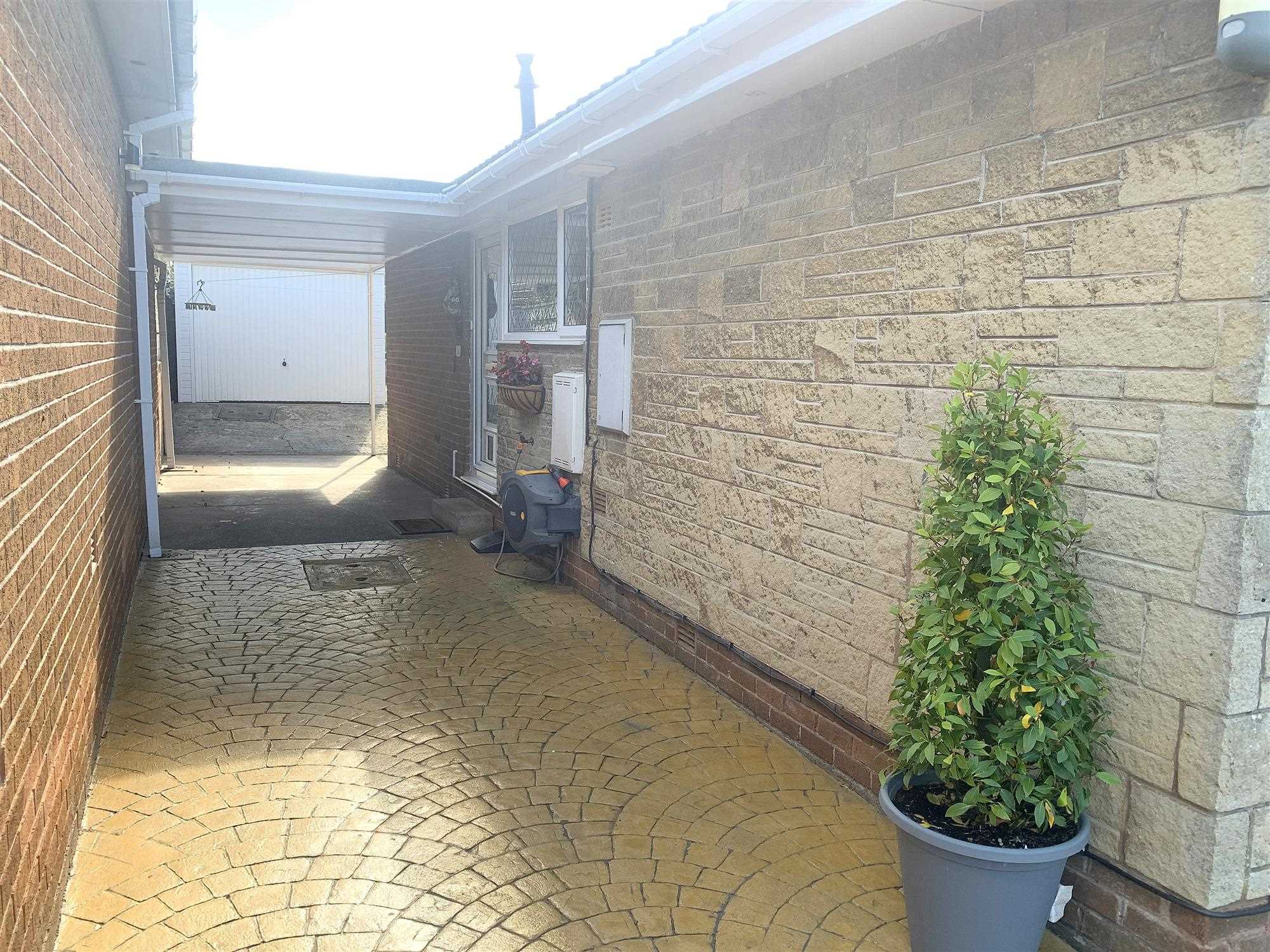 Nethergreen Avenue - Picture 22