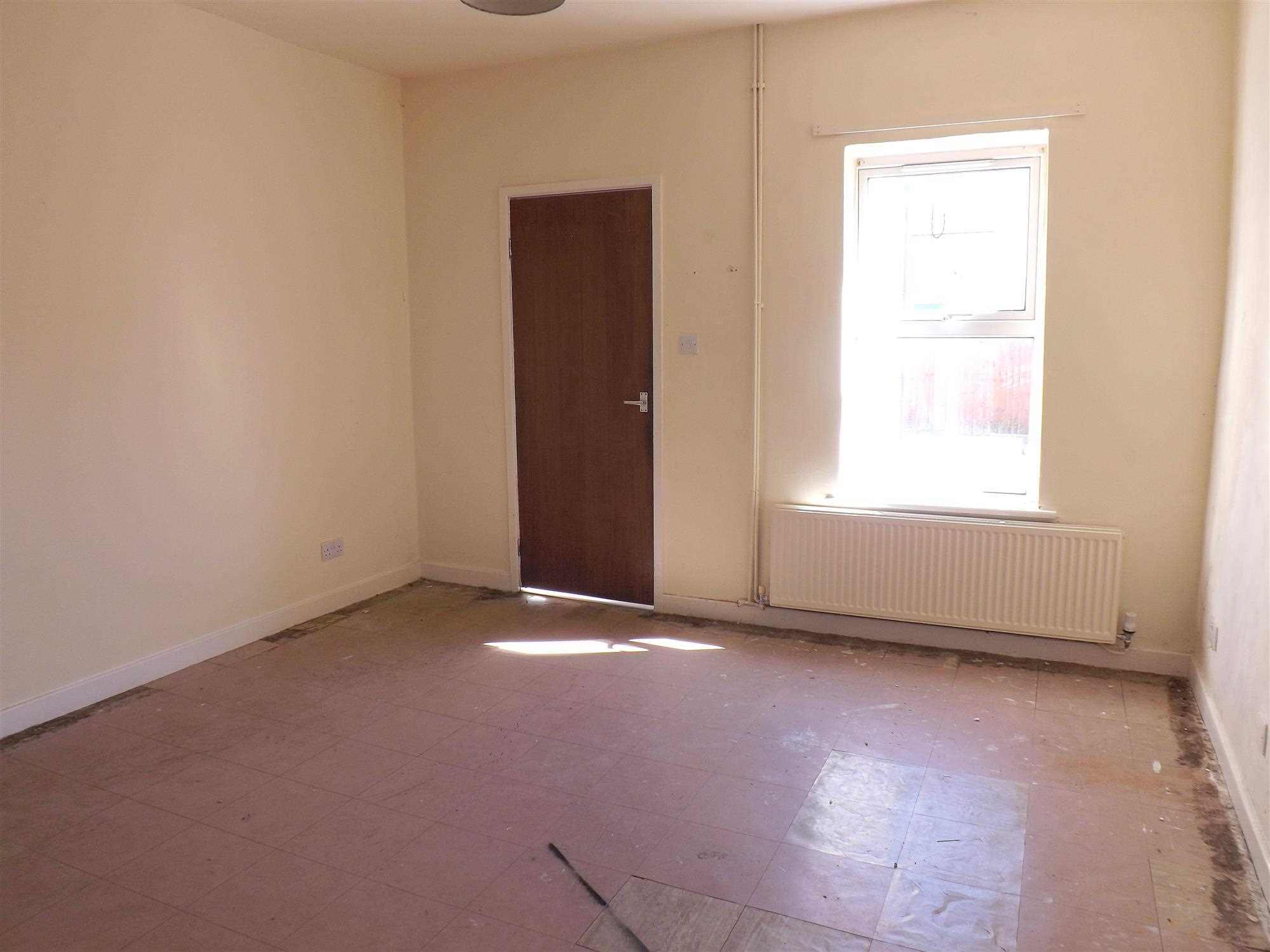 Duke Street - Picture 4