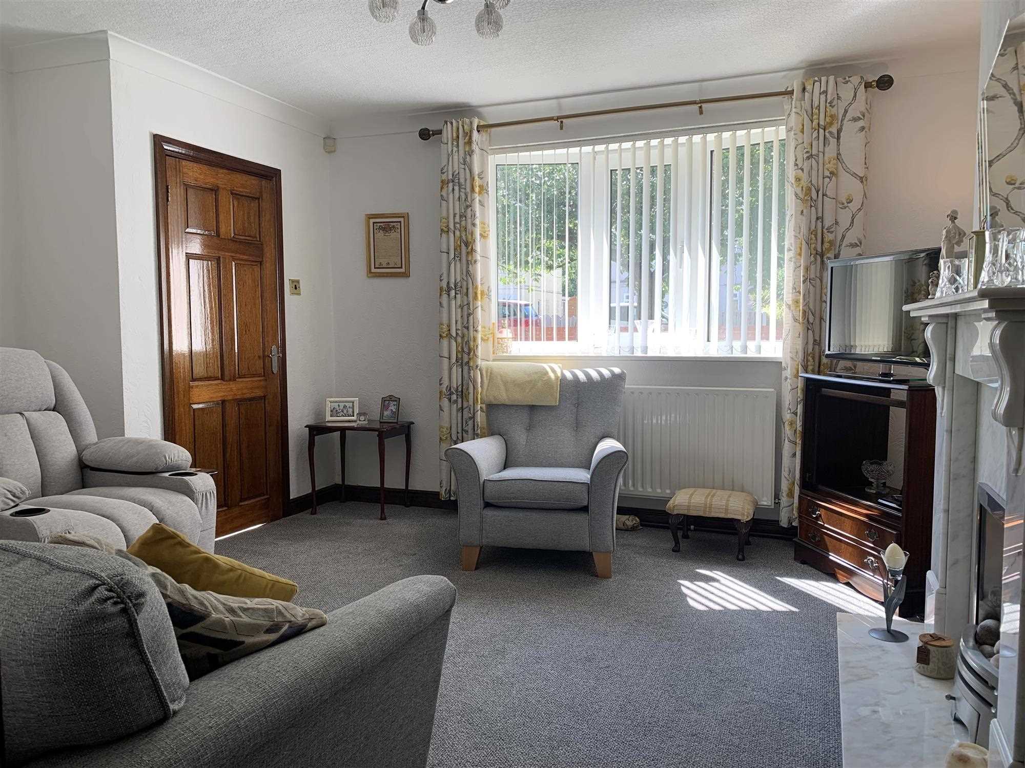Mansfield Road - Picture 2