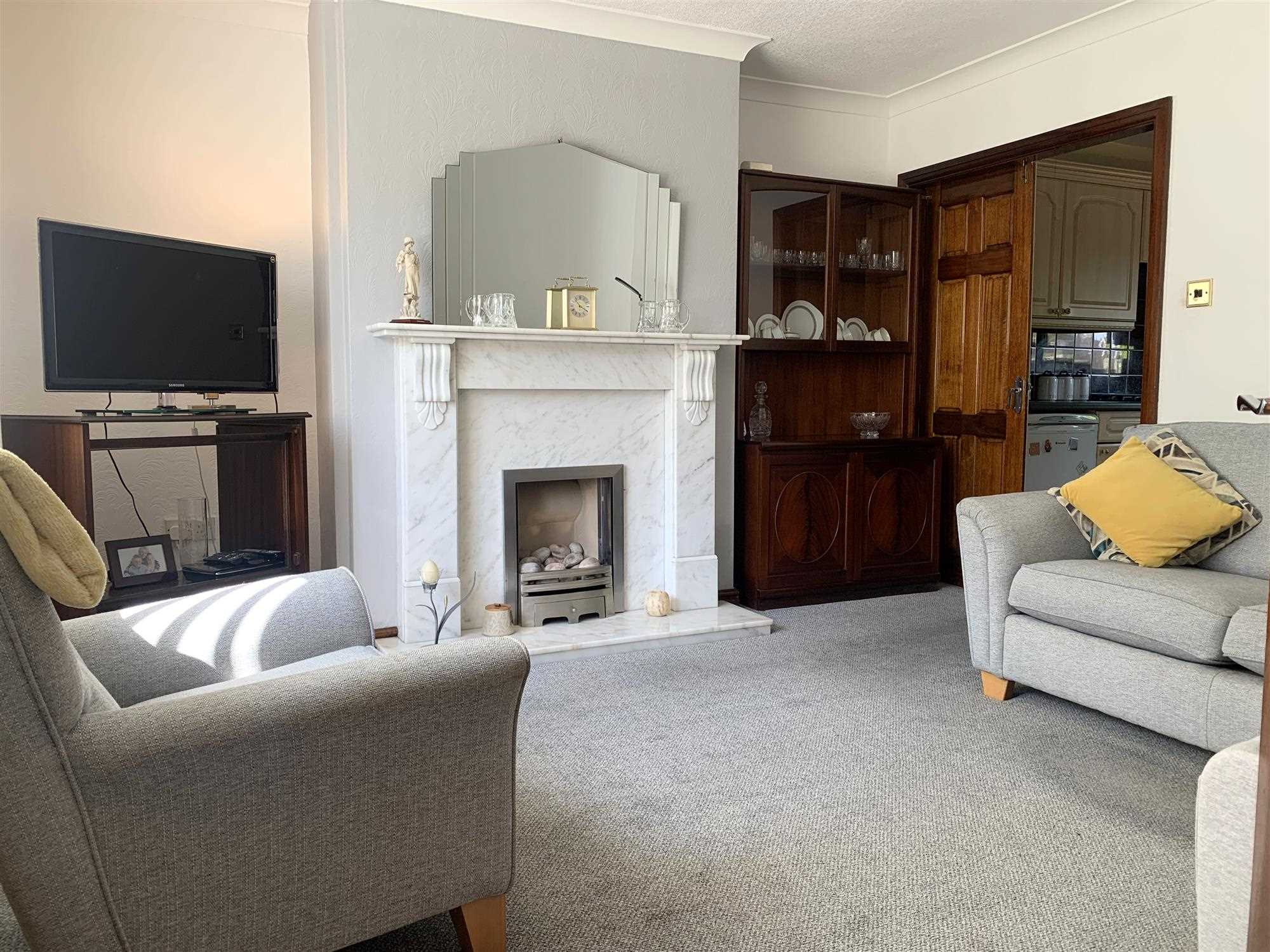 Mansfield Road - Picture 3