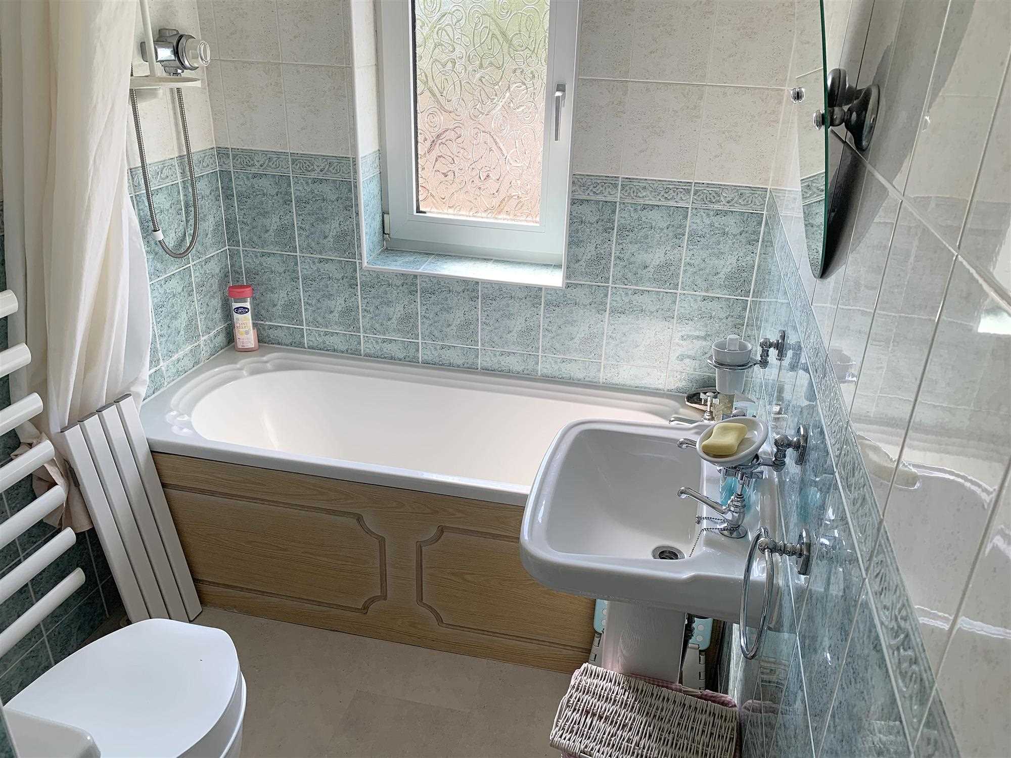 Mansfield Road - Picture 14