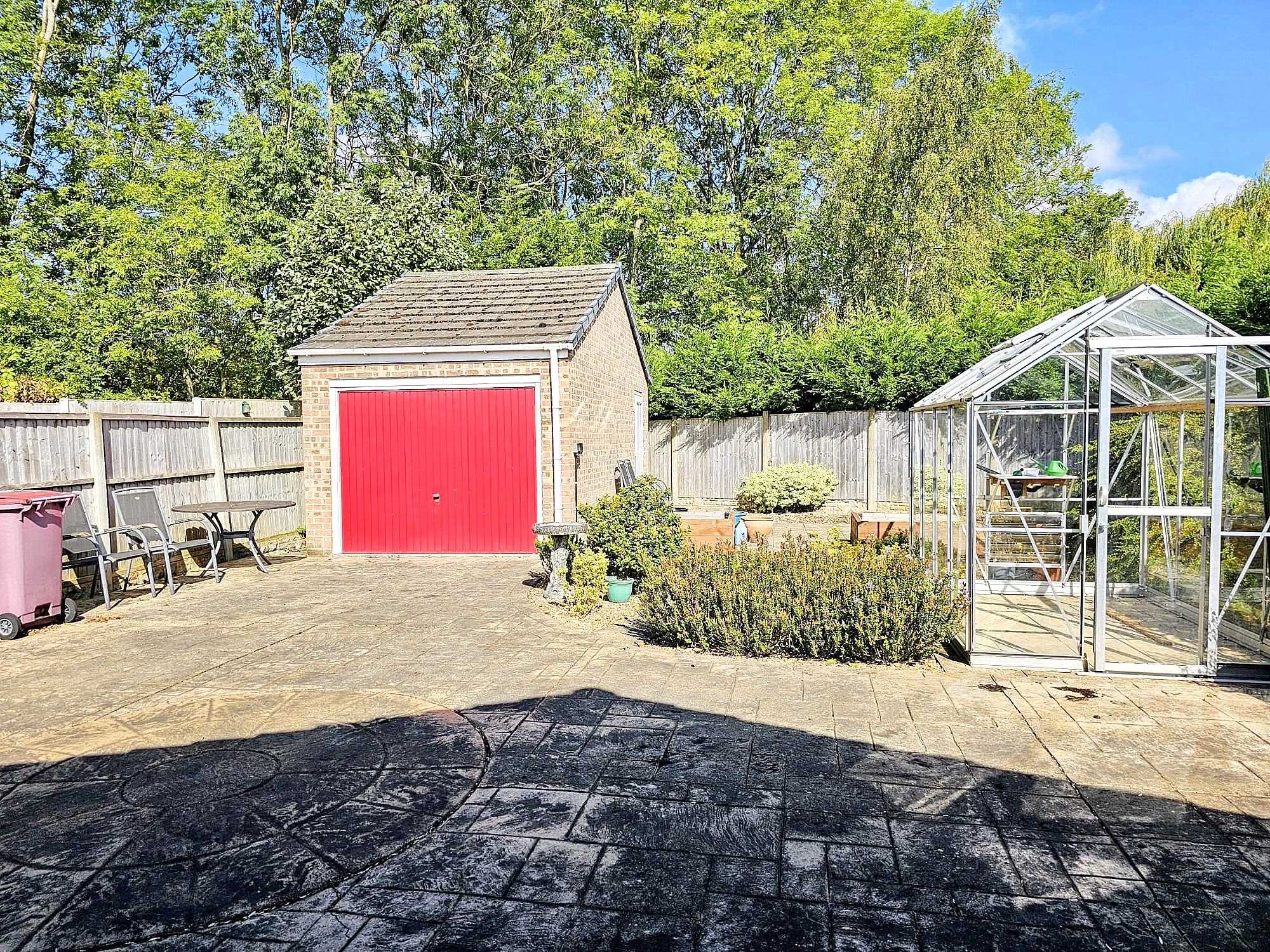 Bowden Avenue - Picture 15