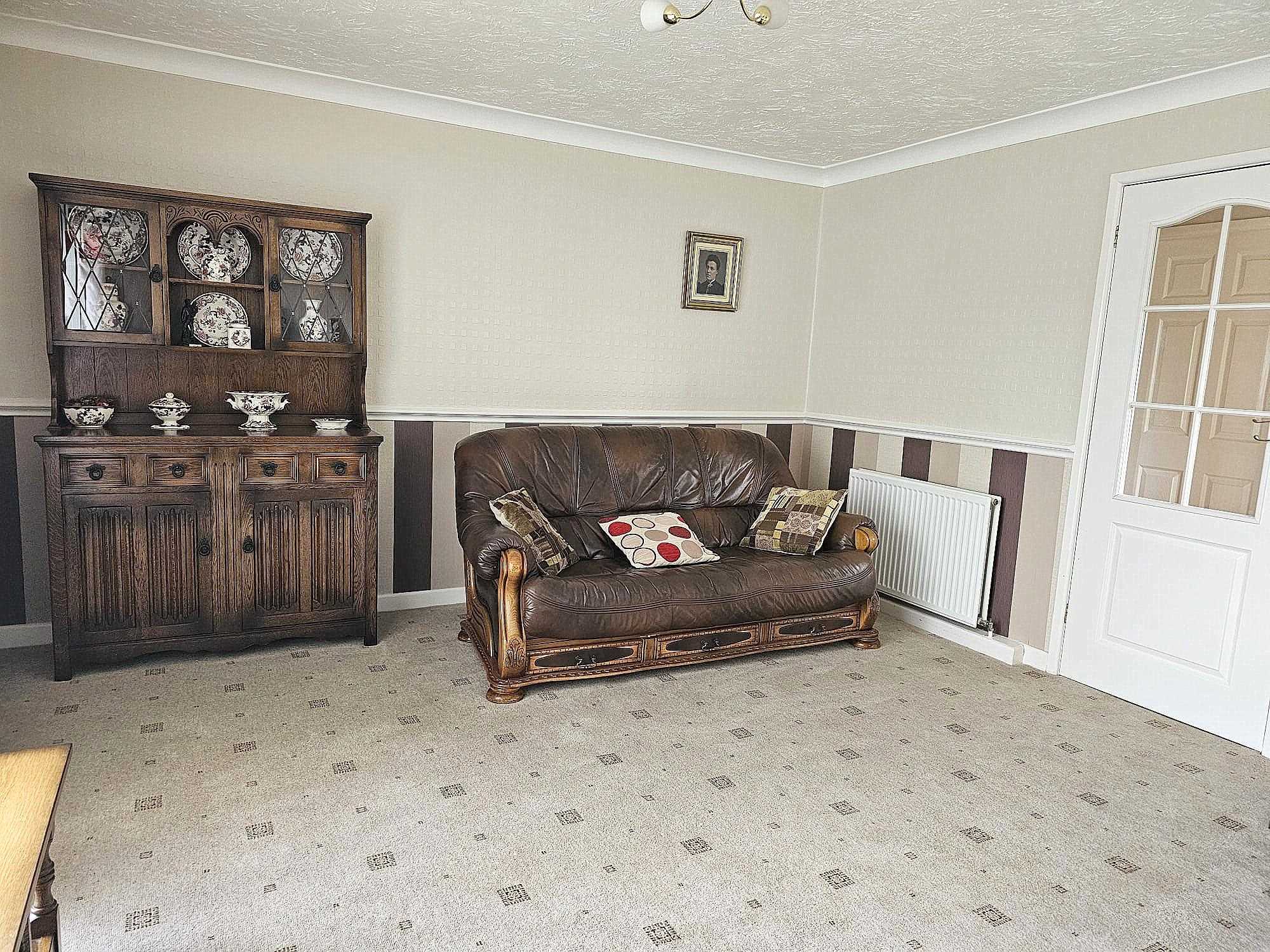 Rood Lane - Picture 5