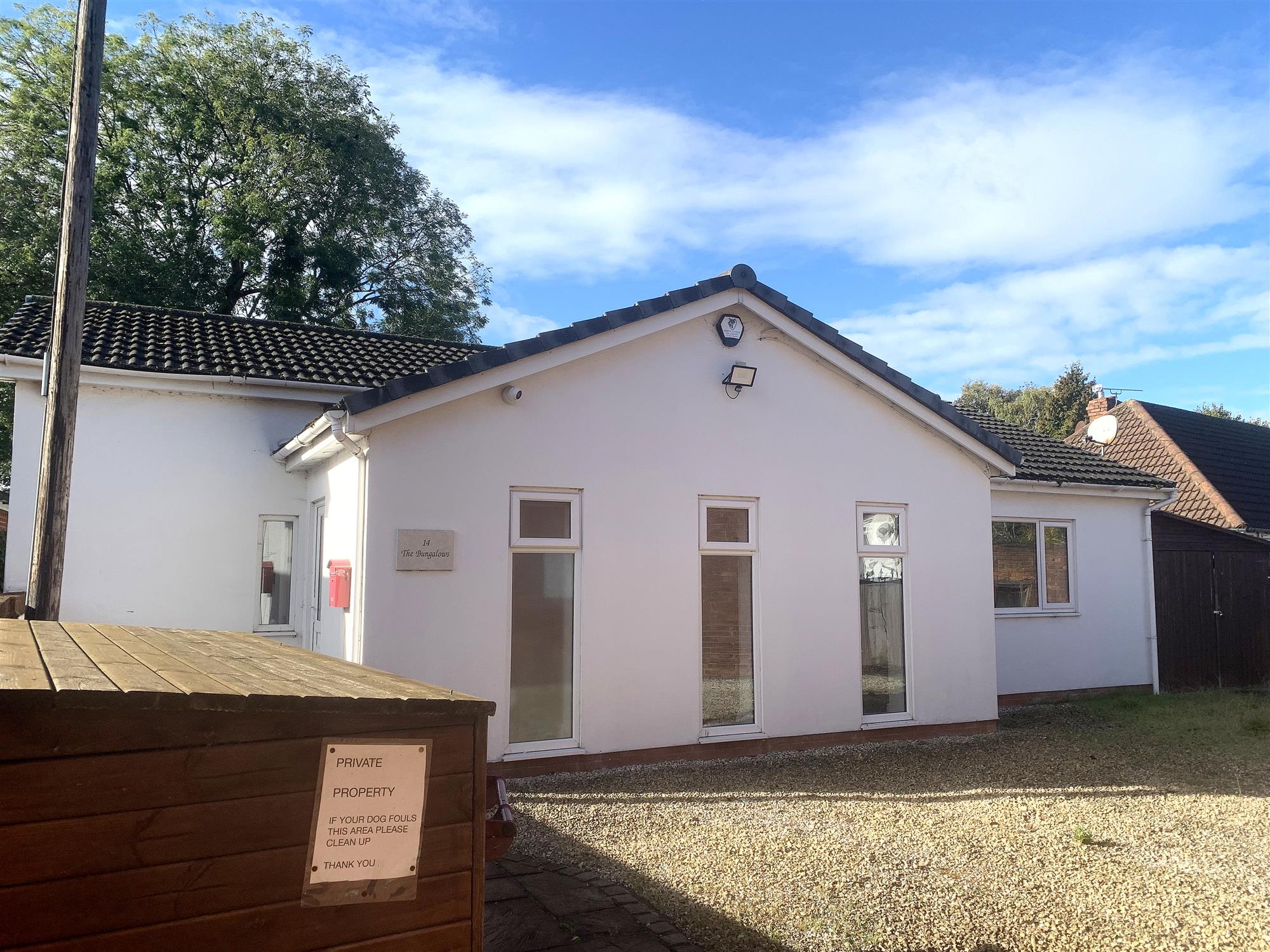 The Bungalows - Picture 1