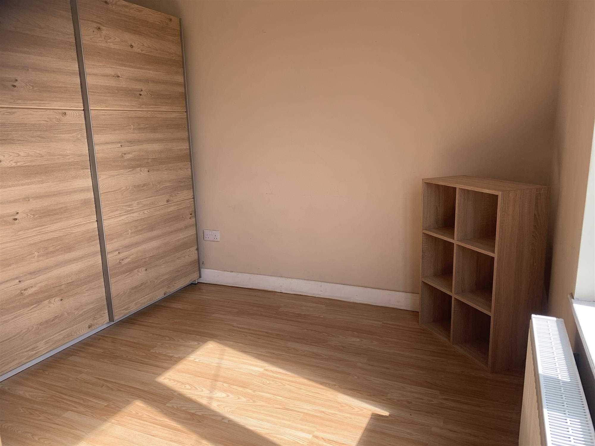 Hollin Hill Road - Picture 8