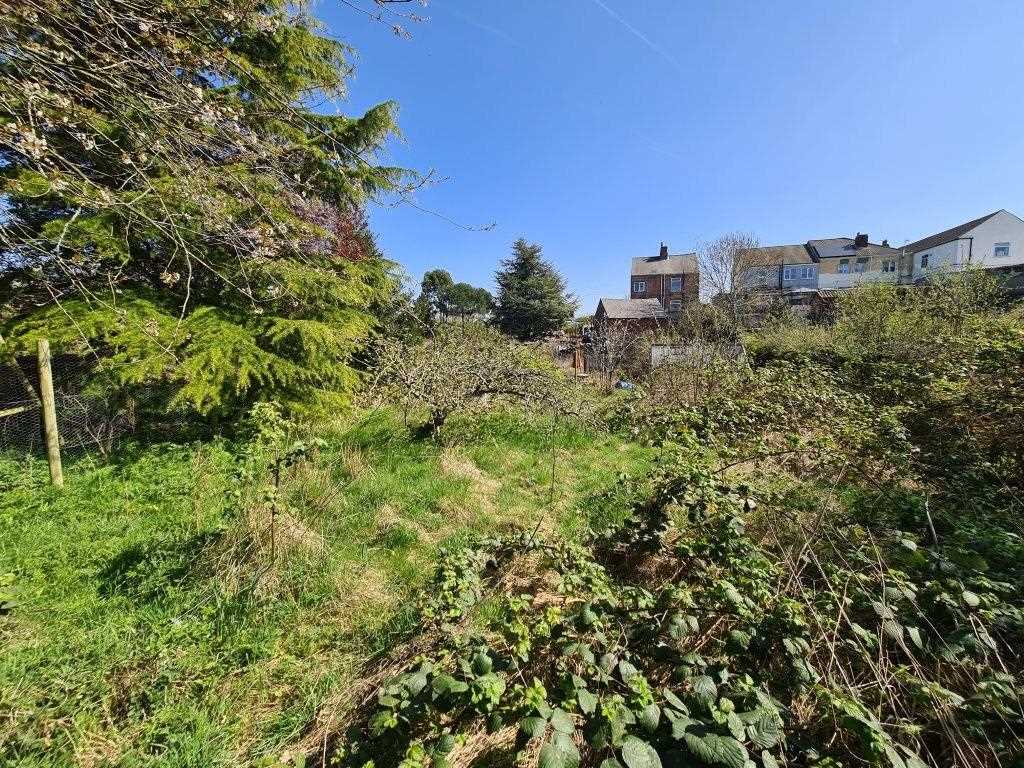 Hollin Hill Road - Picture 11