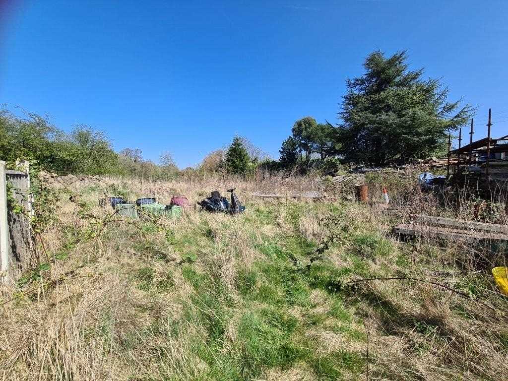 Hollin Hill Road - Picture 13