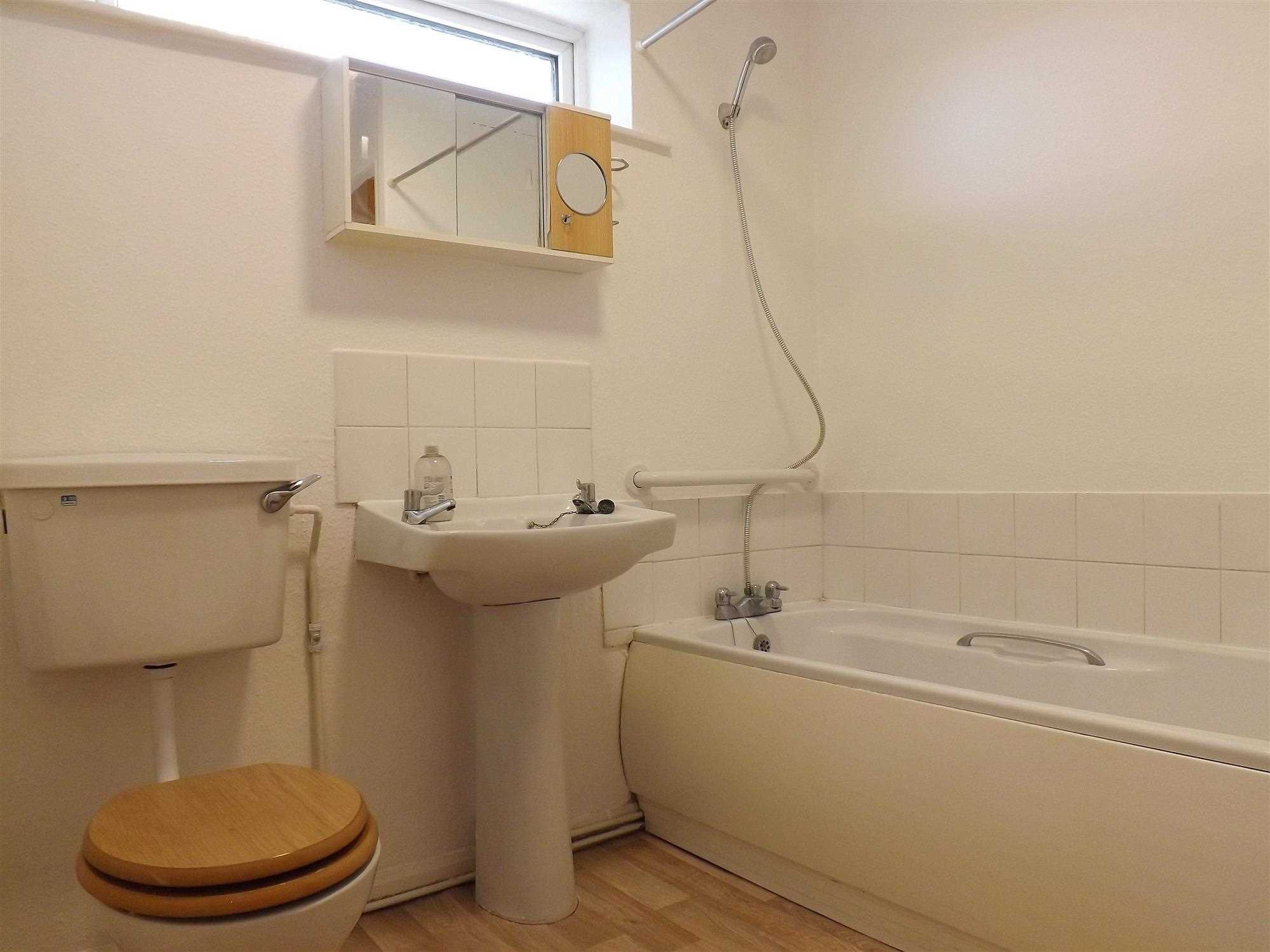 Romeley Crescent - Picture 7