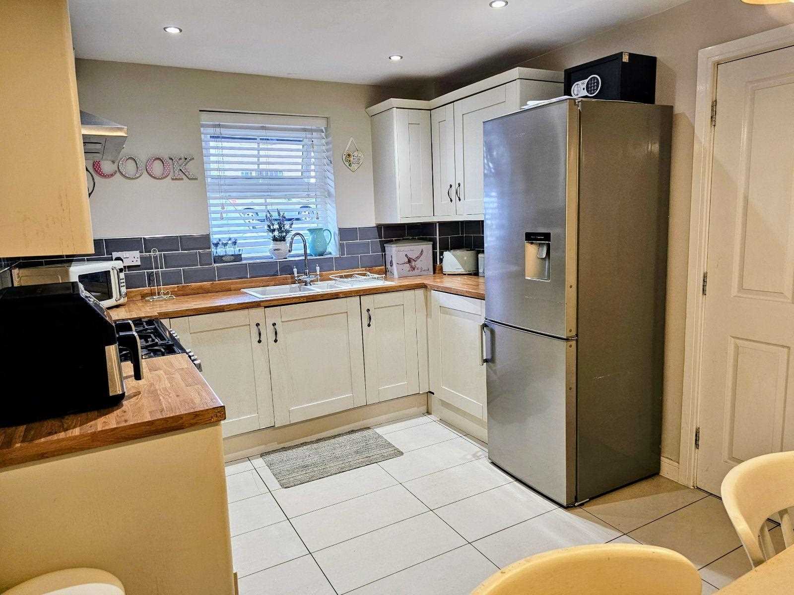 College Mews - Picture 5