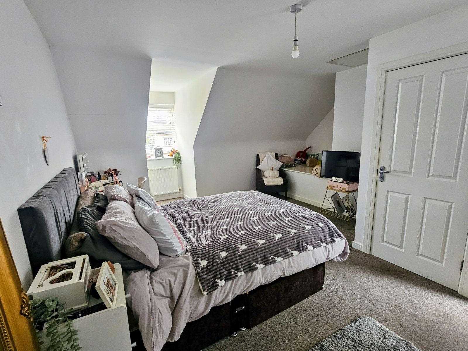College Mews - Picture 12