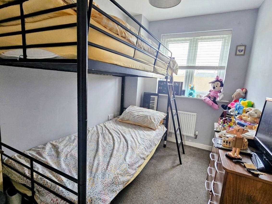 College Mews - Picture 18
