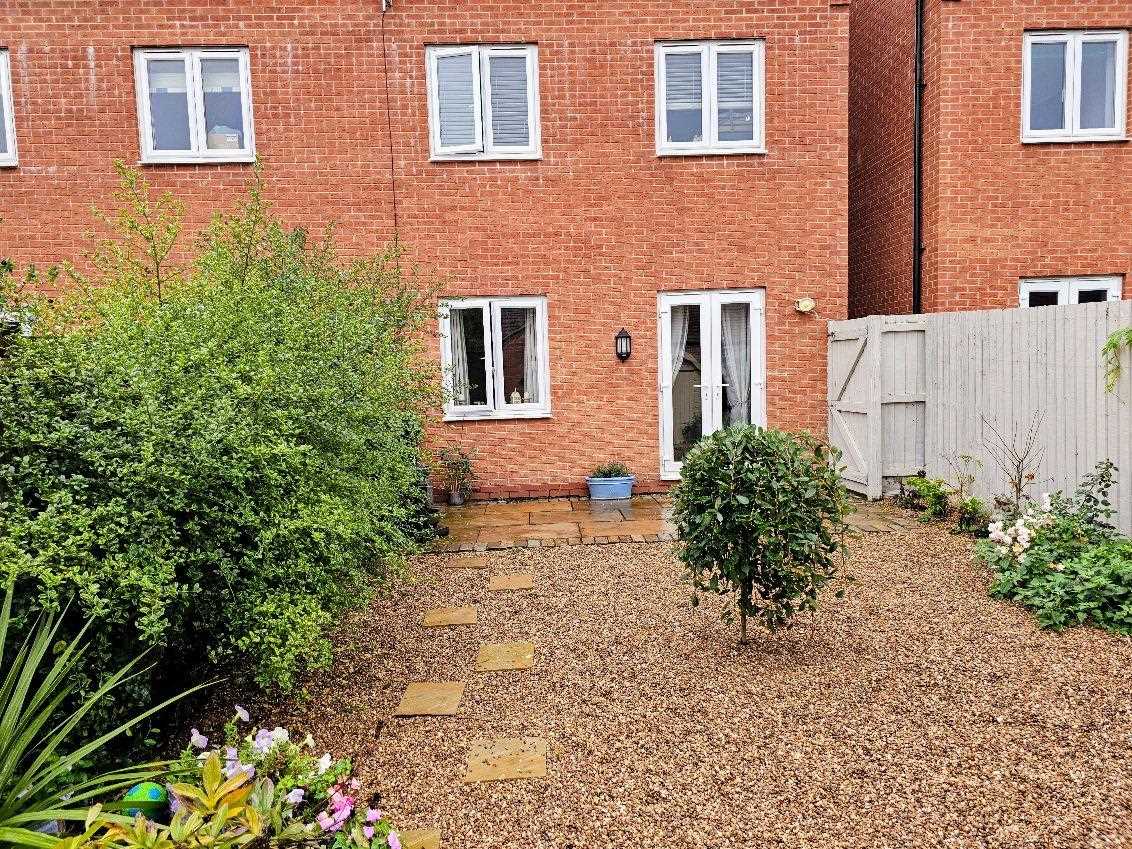 College Mews - Picture 22