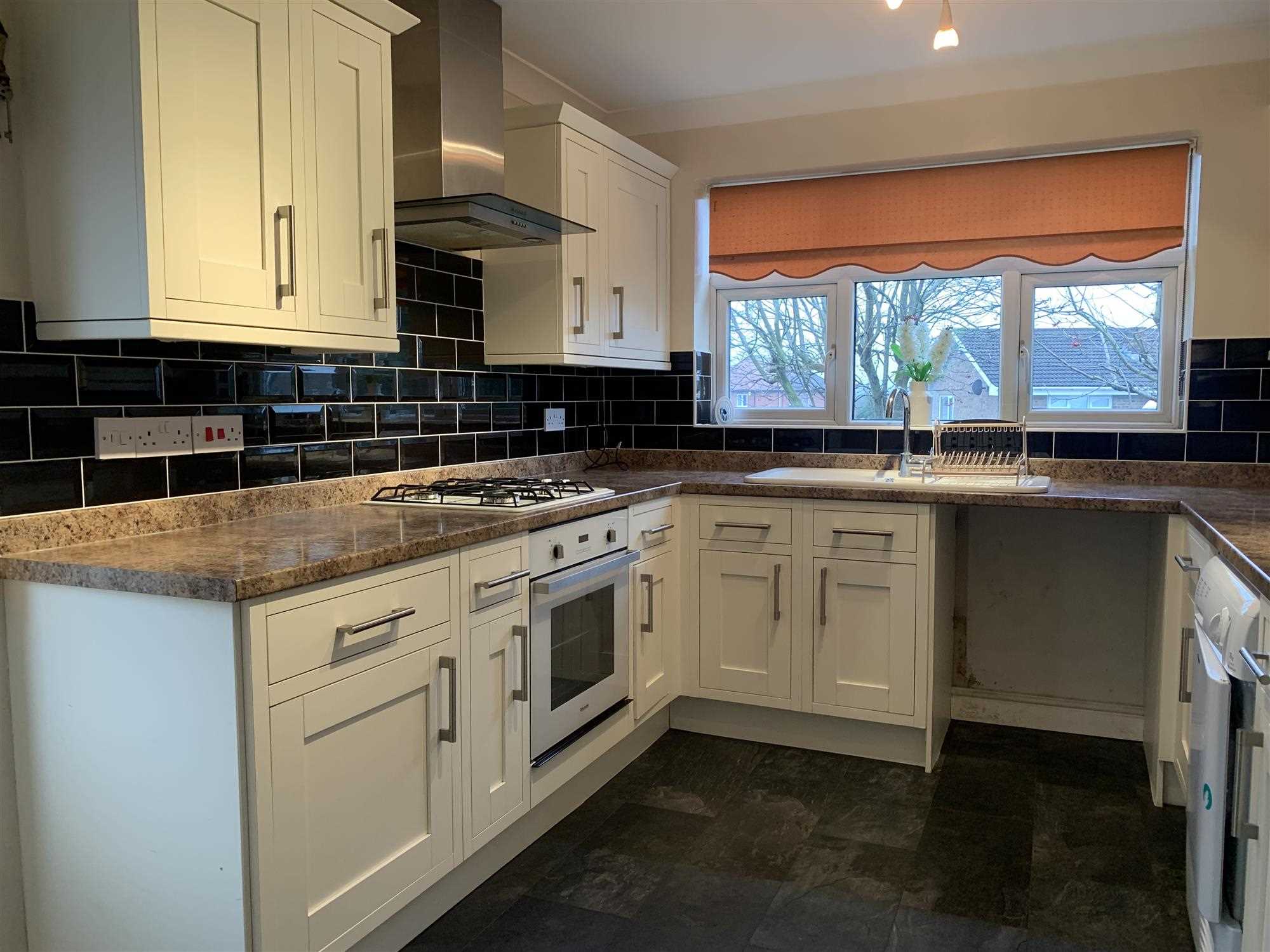 Cavendish Drive - Picture 2